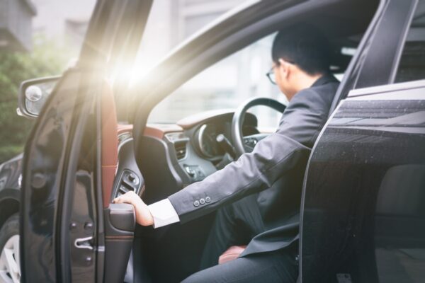 Driving or Public Transport in Japan: What’s Better for Your Lifestyle (and Your Career)?